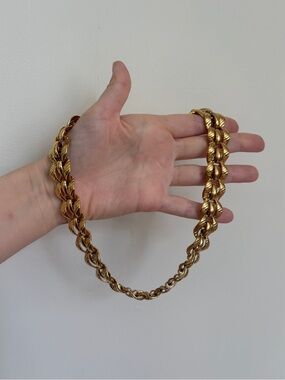 VTG MONET Gold Chunky Necklace